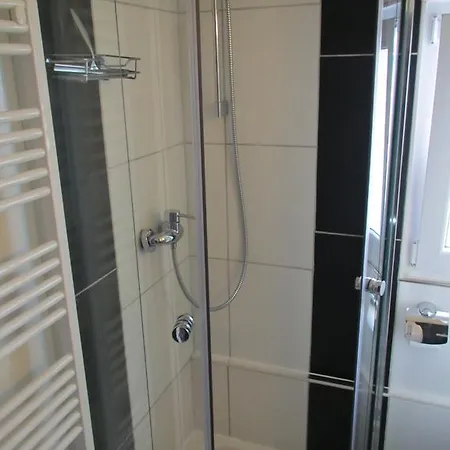 Apartment Ferienwohnung Am Schloß Eller - Karlsruher Strasse Düsseldorf
