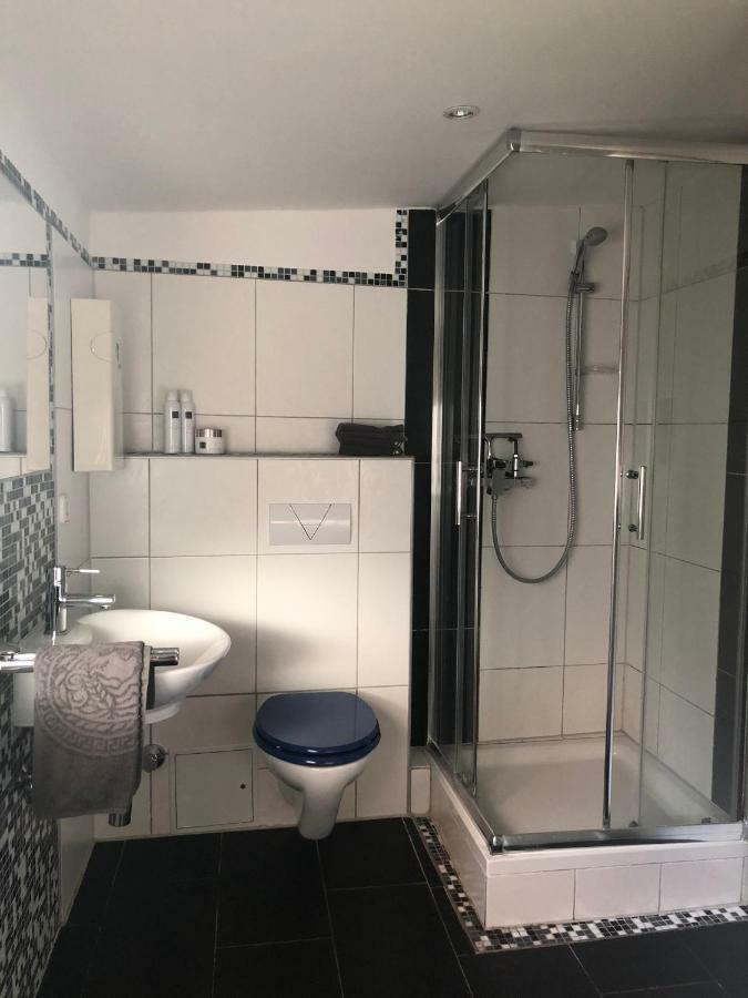 Ferienwohnung Am Schloß Eller - Karlsruher Strasse Düsseldorf