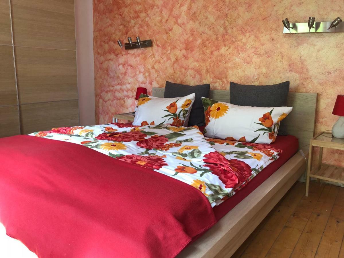 Ferienwohnung Am Schloß Eller - Karlsruher Strasse